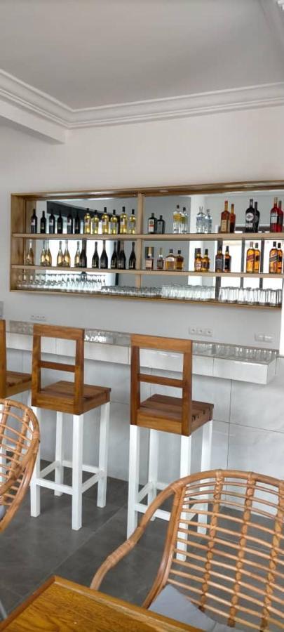 Hotel Marbella Ломе Экстерьер фото