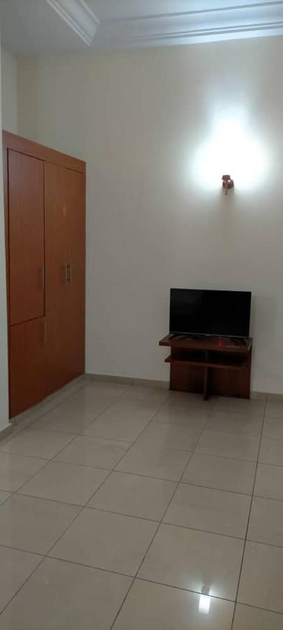 Hotel Marbella Ломе Экстерьер фото